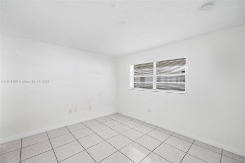 Copropriété à vendre à Sunny Isles Beach, Floride: 2 chambres, 90.12 m2 № 1951562 - photo 18
