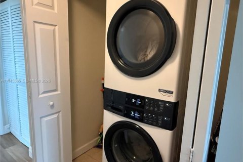 Copropriété à vendre à Hollywood, Floride: 3 chambres, 141.4 m2 № 2008644 - photo 21