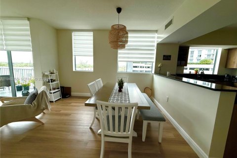 Copropriété à vendre à Hollywood, Floride: 3 chambres, 141.4 m2 № 2008644 - photo 14