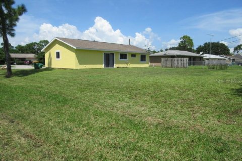 Villa ou maison à louer à Port Charlotte, Floride: 2 chambres, 83.61 m2 № 1751971 - photo 2
