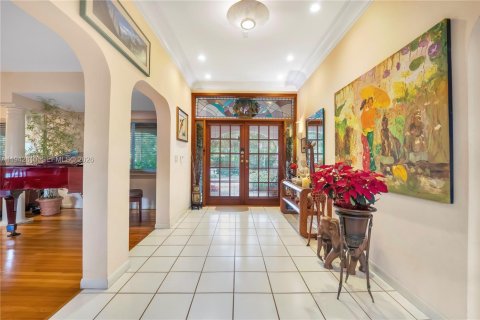 Casa en venta en Miami, Florida, 6 dormitorios, 317.45 m2 № 2000390 - foto 4