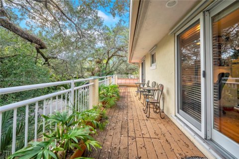 Casa en venta en Miami, Florida, 6 dormitorios, 317.45 m2 № 2000390 - foto 28