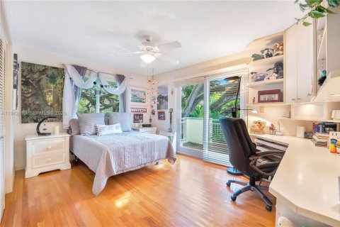 Casa en venta en Miami, Florida, 6 dormitorios, 317.45 m2 № 2000390 - foto 24