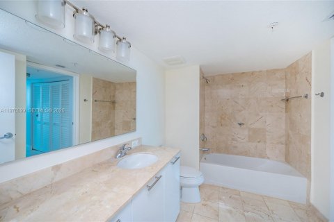 Купить кондоминиум в Майами, Флорида 2 спальни, 106.09м2, № 2040289 - фото 24