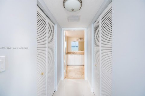 Купить кондоминиум в Майами, Флорида 2 спальни, 106.09м2, № 2040289 - фото 14