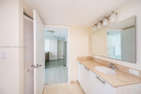 Купить кондоминиум в Майами, Флорида 2 спальни, 106.09м2, № 2040289 - фото 25
