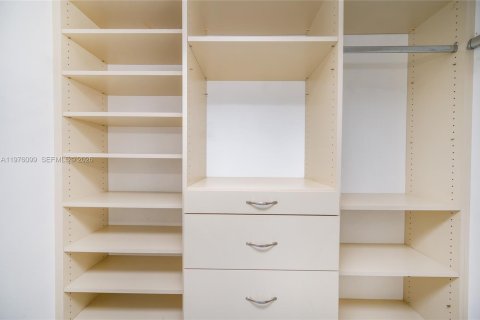 Купить кондоминиум в Майами, Флорида 2 спальни, 106.09м2, № 2040289 - фото 15