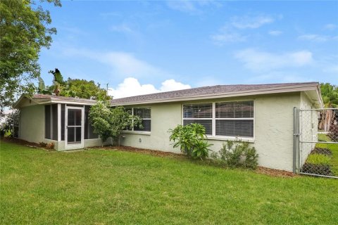 Casa en alquiler en Port Richey, Florida, 2 dormitorios, 133.97 m2 № 1823347 - foto 15