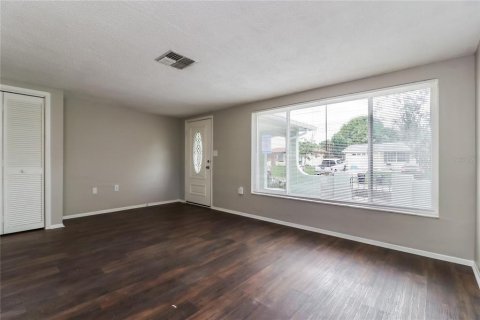Casa en alquiler en Port Richey, Florida, 2 dormitorios, 133.97 m2 № 1823347 - foto 4