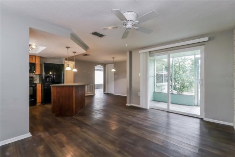 Casa en alquiler en Port Richey, Florida, 2 dormitorios, 133.97 m2 № 1823347 - foto 6
