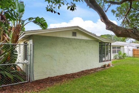 Casa en alquiler en Port Richey, Florida, 2 dormitorios, 133.97 m2 № 1823347 - foto 16