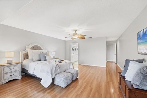 House in Sarasota, Florida 3 bedrooms, 212 sq.m. № 1661787 - photo 24