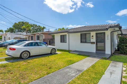 Propiedad comercial en venta en Miami, Florida, 192.77 m2 № 1875014 - foto 3