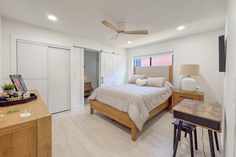 Propiedad comercial en venta en Miami, Florida, 192.77 m2 № 1875014 - foto 15