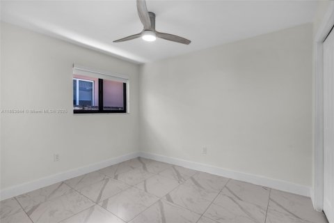 Propiedad comercial en venta en Miami, Florida, 192.77 m2 № 1875014 - foto 29