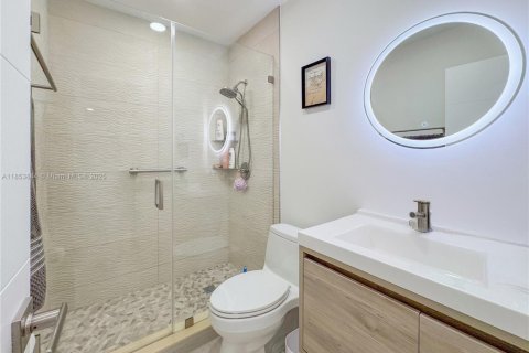 Propiedad comercial en venta en Miami, Florida, 192.77 m2 № 1875014 - foto 18