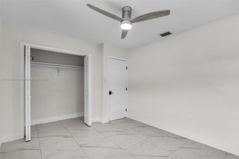 Propiedad comercial en venta en Miami, Florida, 192.77 m2 № 1875014 - foto 28