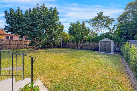 Propiedad comercial en venta en Miami, Florida, 192.77 m2 № 1875014 - foto 21