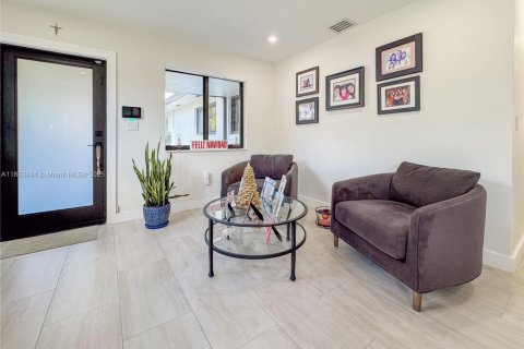Propiedad comercial en venta en Miami, Florida, 192.77 m2 № 1875014 - foto 6