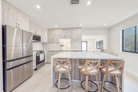 Propiedad comercial en venta en Miami, Florida, 192.77 m2 № 1875014 - foto 8