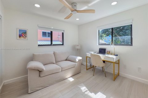 Propiedad comercial en venta en Miami, Florida, 192.77 m2 № 1875014 - foto 19