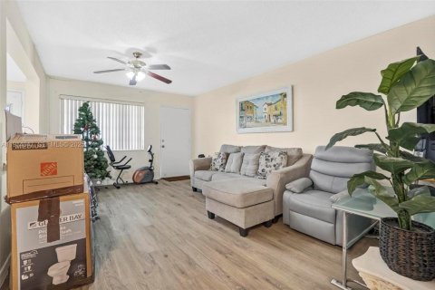 Купить кондоминиум в Майами-Гарденс, Флорида 1 спальня, 64.2м2, № 1984247 - фото 20