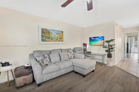 Купить кондоминиум в Майами-Гарденс, Флорида 1 спальня, 64.2м2, № 1984247 - фото 22