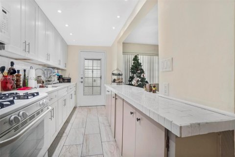 Купить кондоминиум в Майами-Гарденс, Флорида 1 спальня, 64.2м2, № 1984247 - фото 7