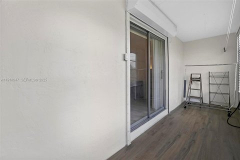 Купить кондоминиум в Майами-Гарденс, Флорида 1 спальня, 64.2м2, № 1984247 - фото 25