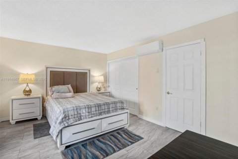 Купить кондоминиум в Майами-Гарденс, Флорида 1 спальня, 64.2м2, № 1984247 - фото 13