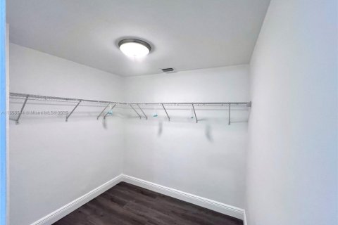 Condo in North Miami Beach, Florida, 1 bedroom  № 1888861 - photo 7