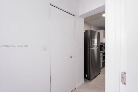 Apartment in Miami Beach, Florida 1 bedroom, 54.81 sq.m. № 1941454 - photo 11