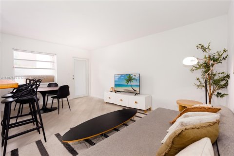 Apartment in Miami Beach, Florida 1 bedroom, 54.81 sq.m. № 1941454 - photo 14