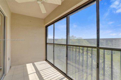 Condo in Pembroke Pines, Florida, 2 bedrooms  № 1953605 - photo 26