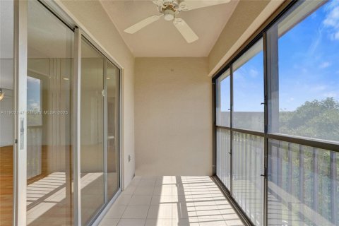 Condo in Pembroke Pines, Florida, 2 bedrooms  № 1953605 - photo 29
