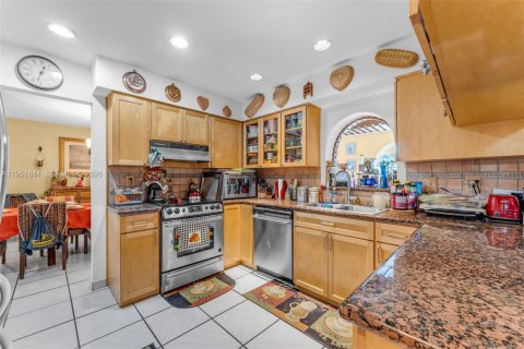 Купить виллу или дом в Майами, Флорида 4 спальни, 272.76м2, № 2006375 - фото 9