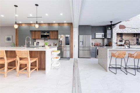 Casa en venta en Weston, Florida, 5 dormitorios, 248.23 m2 № 1776456 - foto 3