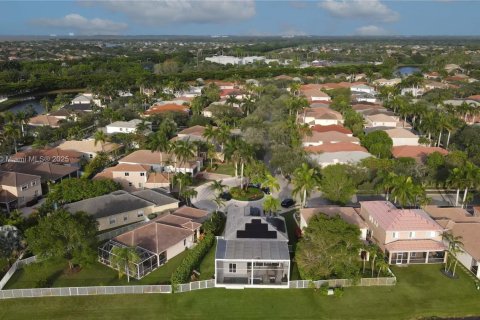 Casa en venta en Weston, Florida, 5 dormitorios, 248.23 m2 № 1776456 - foto 2