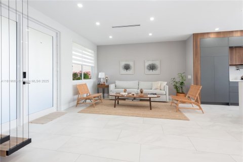 Casa en venta en Weston, Florida, 5 dormitorios, 248.23 m2 № 1776456 - foto 7