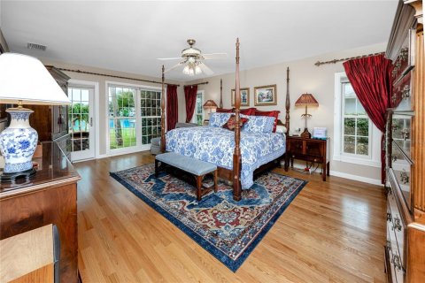 House in Largo, Florida 6 bedrooms, 481.05 sq.m. № 1780618 - photo 16