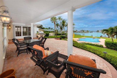 House in Largo, Florida 6 bedrooms, 481.05 sq.m. № 1780618 - photo 4