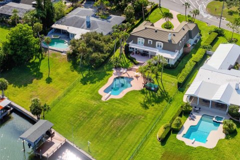 House in Largo, Florida 6 bedrooms, 481.05 sq.m. № 1780618 - photo 3