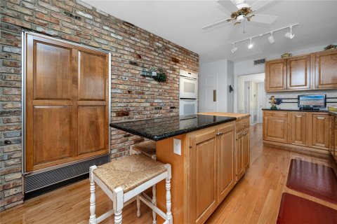 House in Largo, Florida 6 bedrooms, 481.05 sq.m. № 1780618 - photo 9