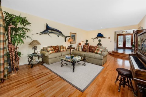 House in Largo, Florida 6 bedrooms, 481.05 sq.m. № 1780618 - photo 27