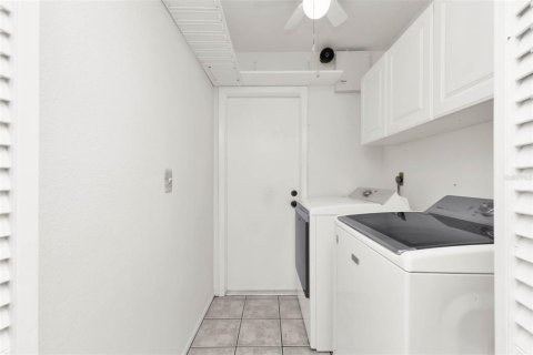 House in Port Charlotte, Florida 3 bedrooms, 161.93 sq.m. № 2120093 - photo 28
