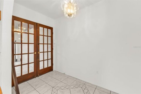 House in Port Charlotte, Florida 3 bedrooms, 161.93 sq.m. № 2120093 - photo 3