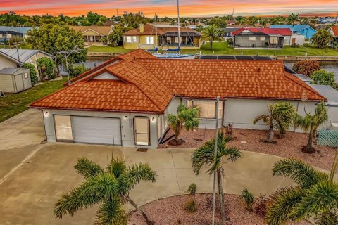 Villa ou maison à Port Charlotte, Floride 3 chambres, 161.93 m2 № 2120093