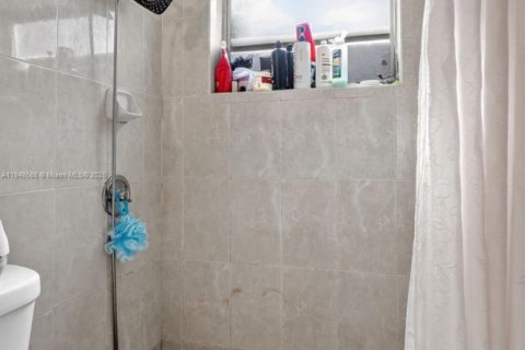 Villa ou maison à vendre à Hialeah, Floride: 5 chambres, 137.96 m2 № 1852239 - photo 14