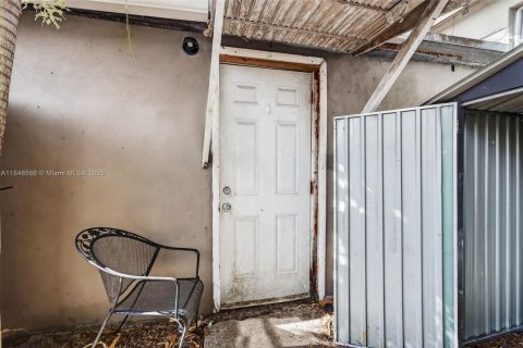 Villa ou maison à vendre à Hialeah, Floride: 5 chambres, 137.96 m2 № 1852239 - photo 22