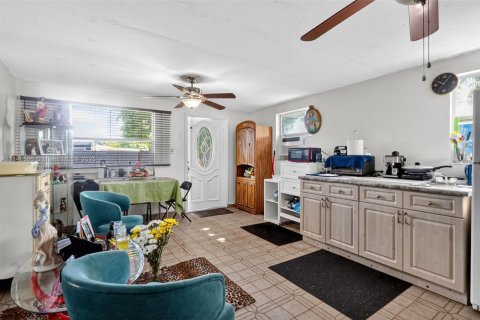 Villa ou maison à vendre à Hialeah, Floride: 5 chambres, 137.96 m2 № 1852239 - photo 18